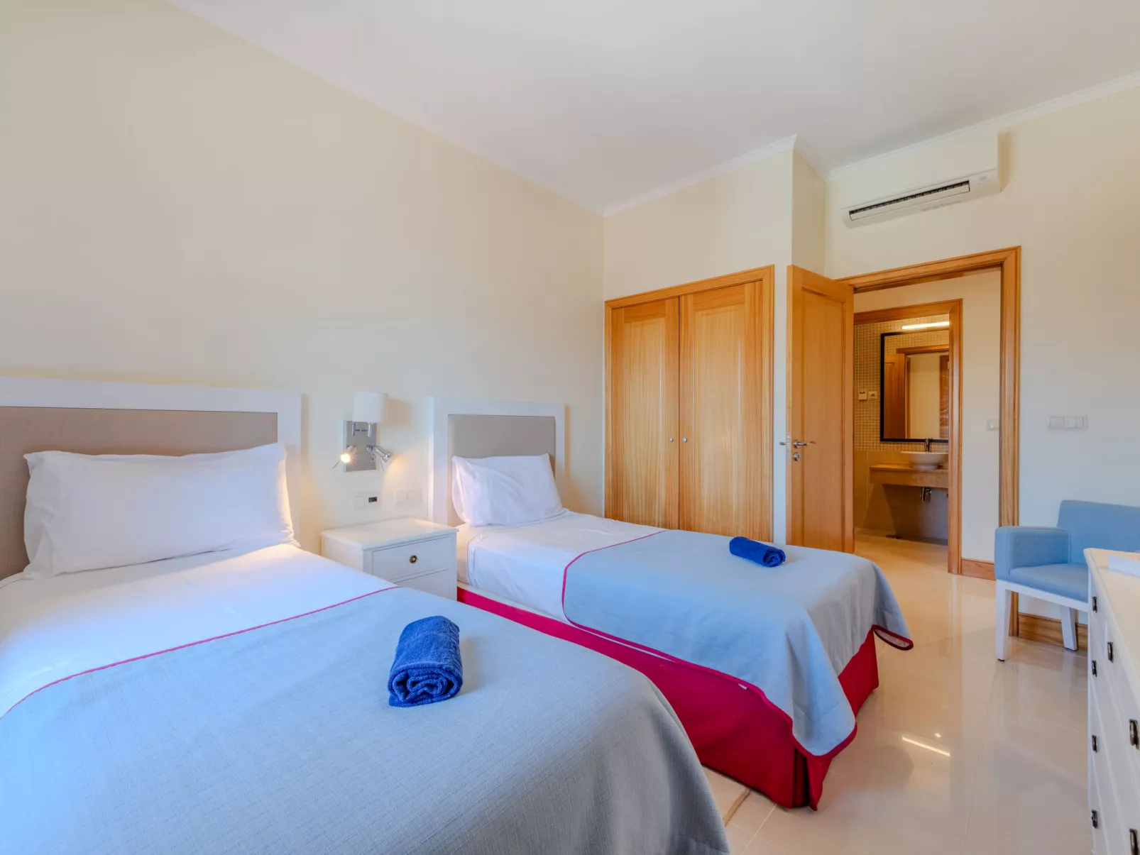 The Residence at Victoria-Inside