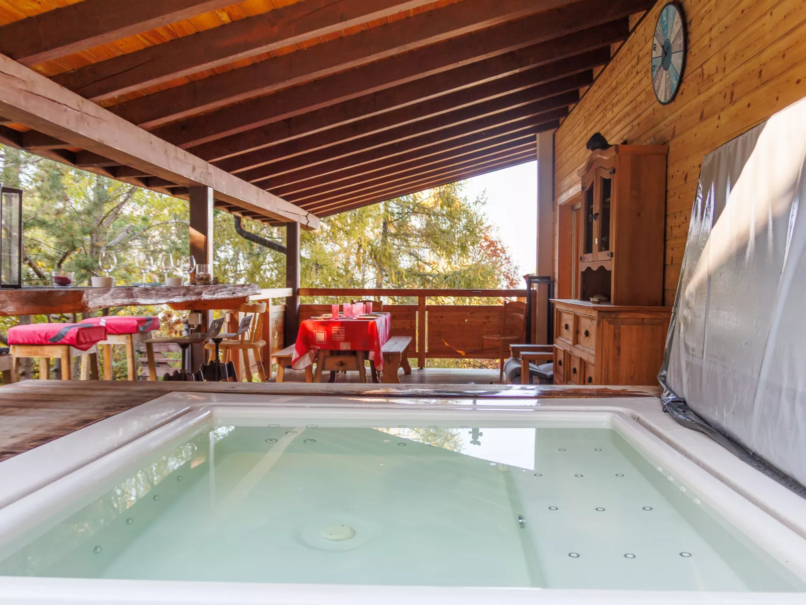 Le Bouquetin-Outside