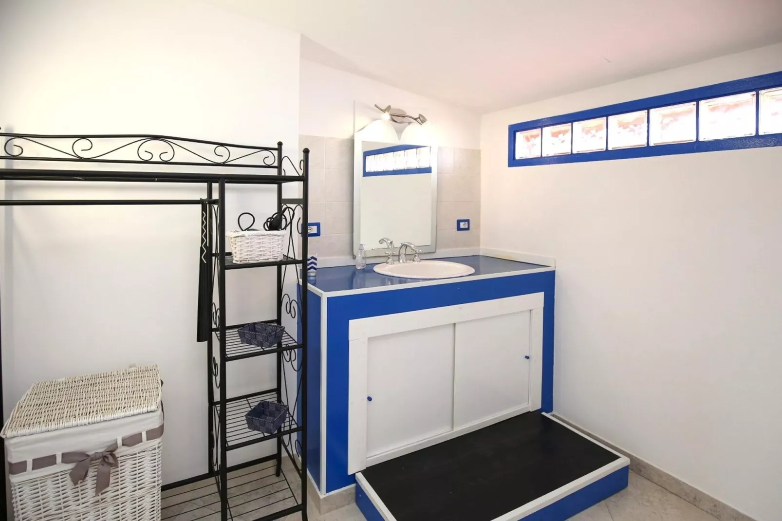 VILLA FABRIZIO-Bathroom