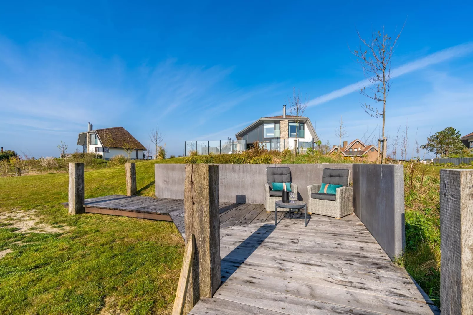 Waalerburght 18-Gardens in summer