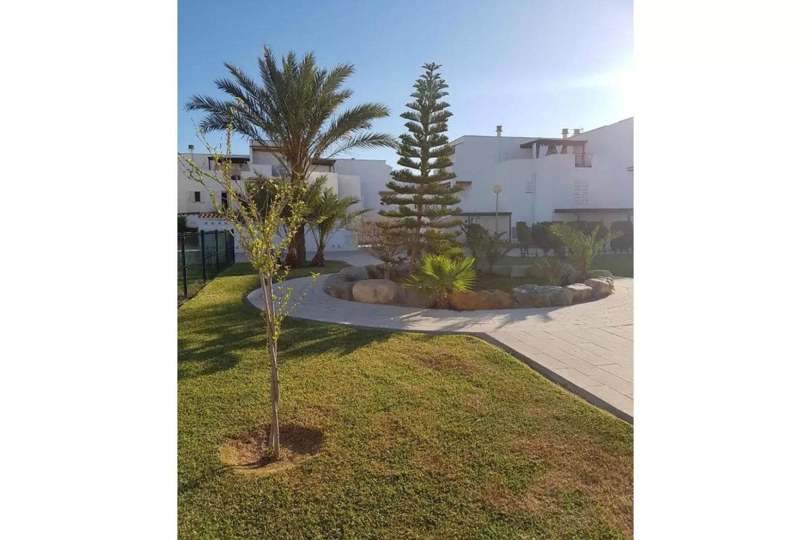 CT 369 AL - Faro's Apartmento Naturista - Primera Linea Vera Playa-Jardins en été