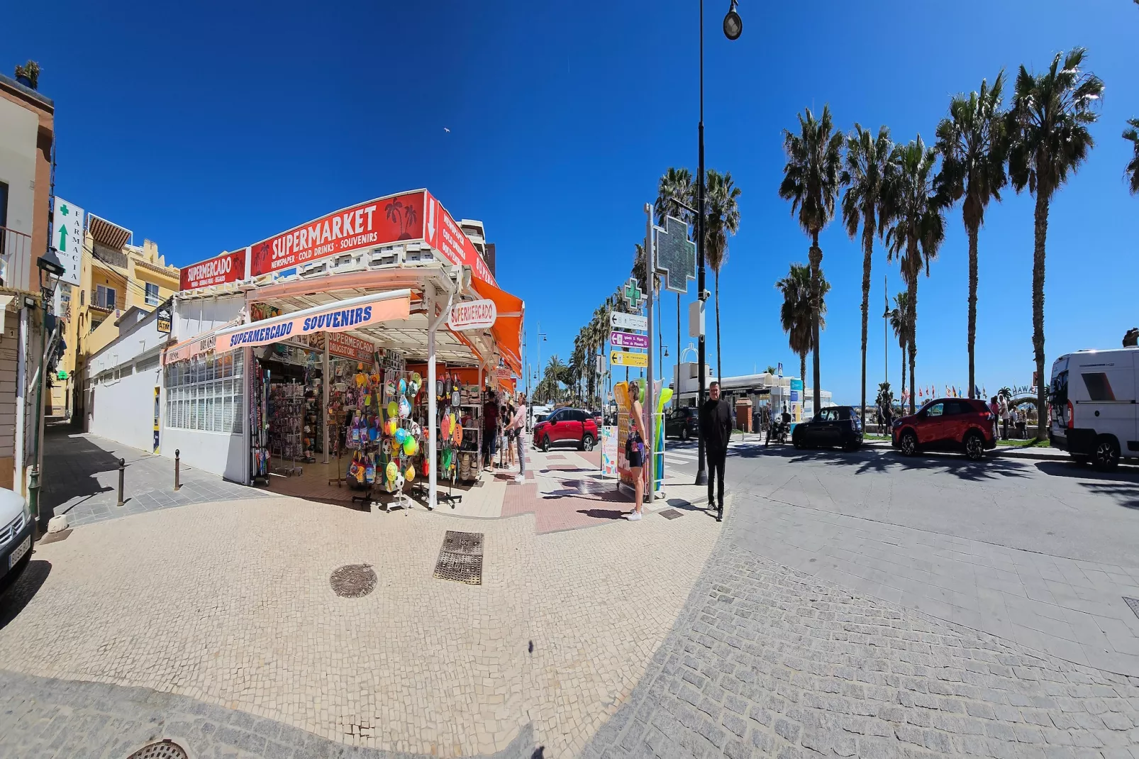 CT 394 - Faro's Beach & Town - Torremolinos-Areas within 1km in summer