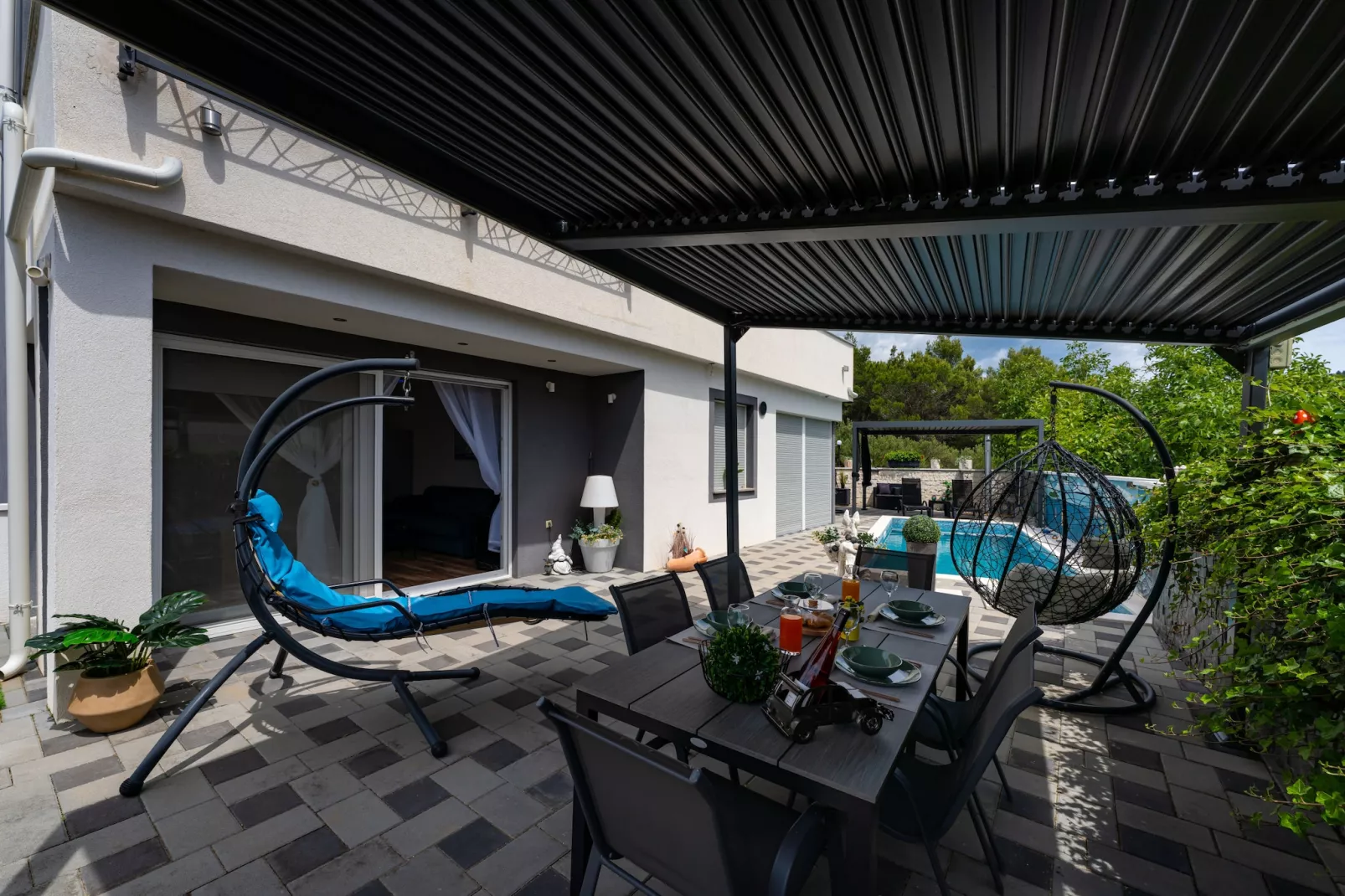 Apartment Nikita with private pool-Terrace balcony