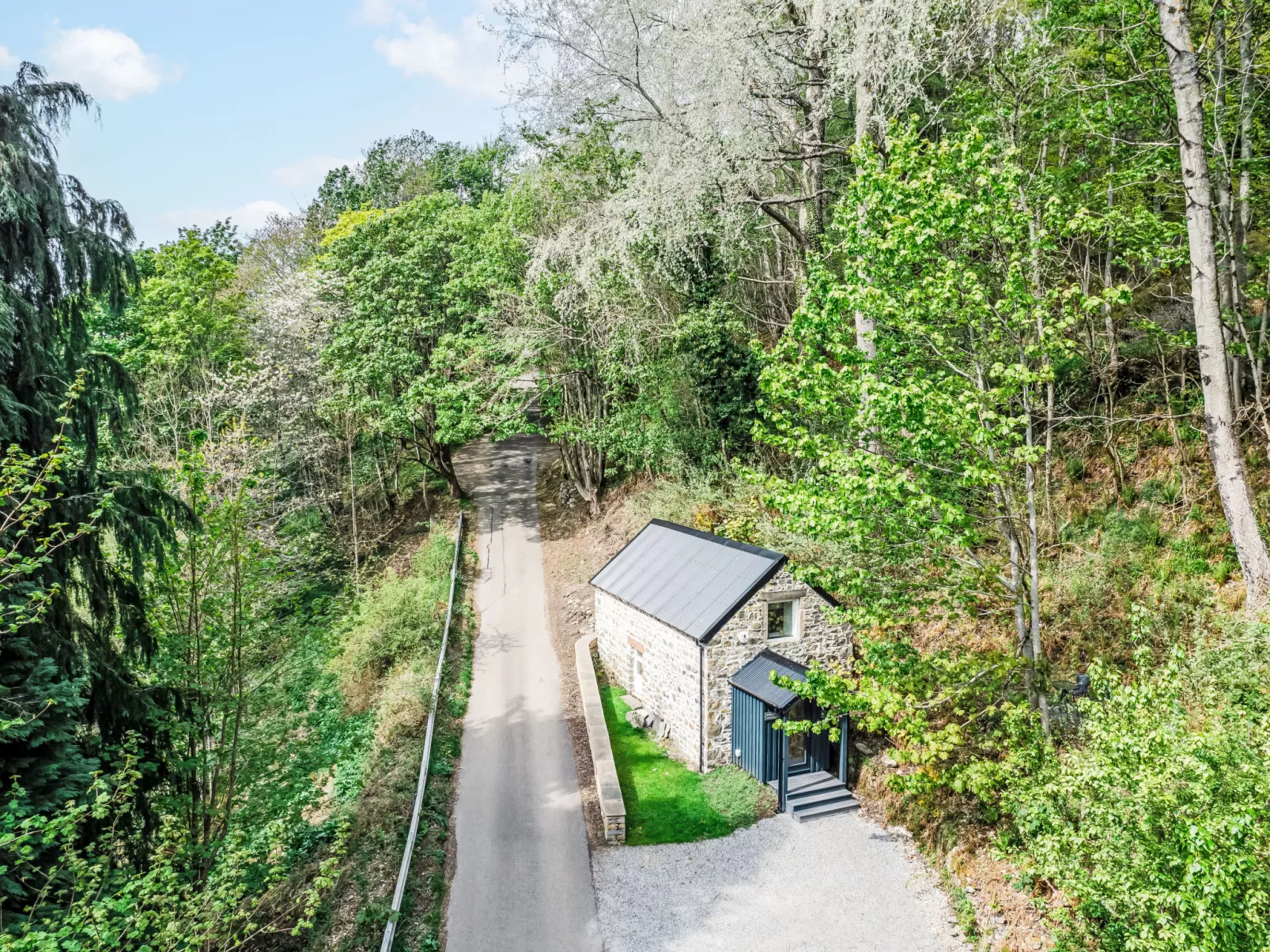 Wayside Bothy-Outside