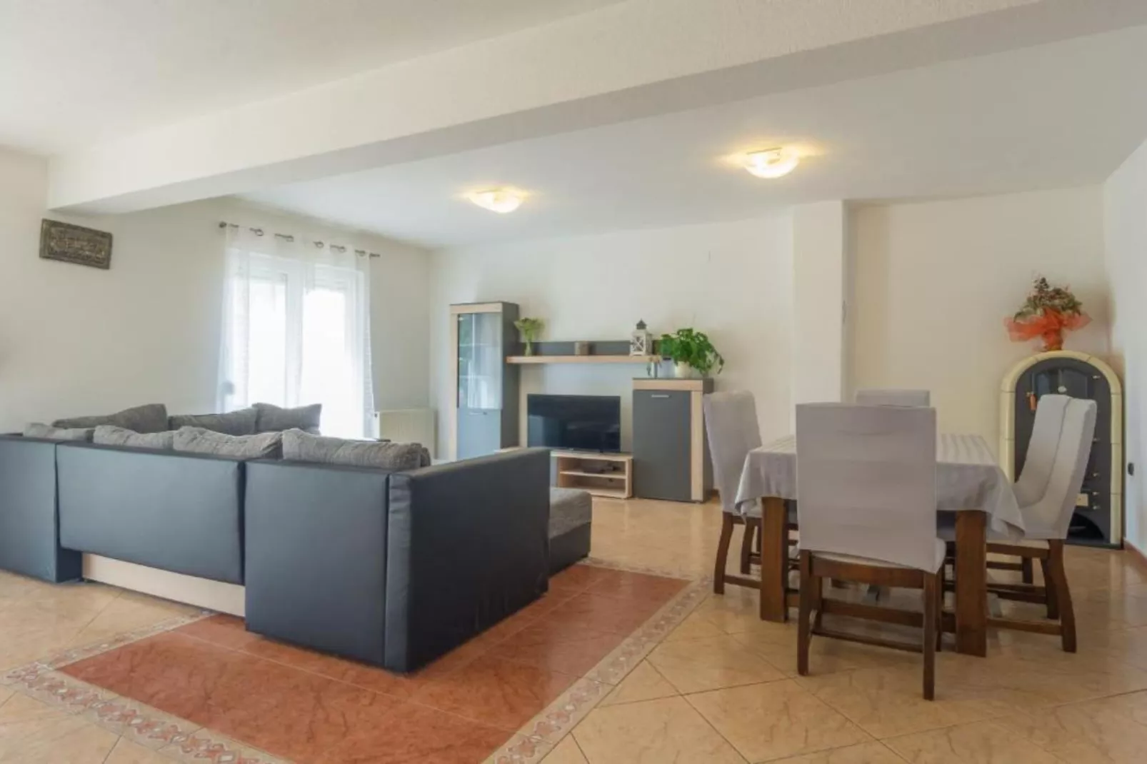 Holiday House BALEN with Swimming Pool - Six Bedroom Holiday House With Pool-Im Freien