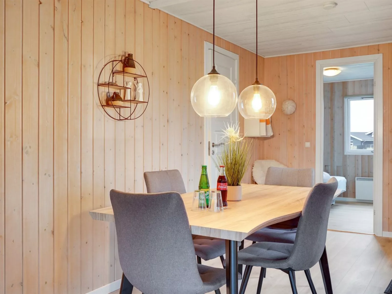 "Veetrikki" -  from the sea-Drinnen