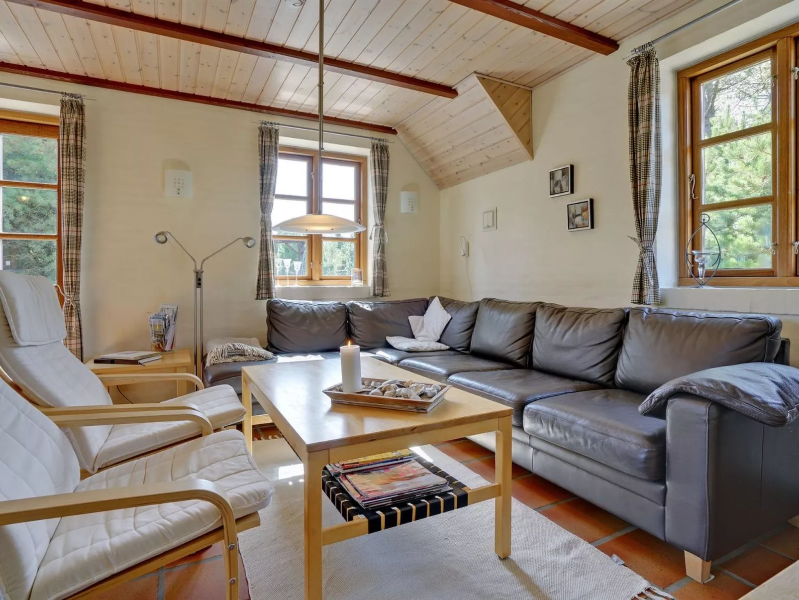 "Siegried" - 2.2km from the sea-Inside