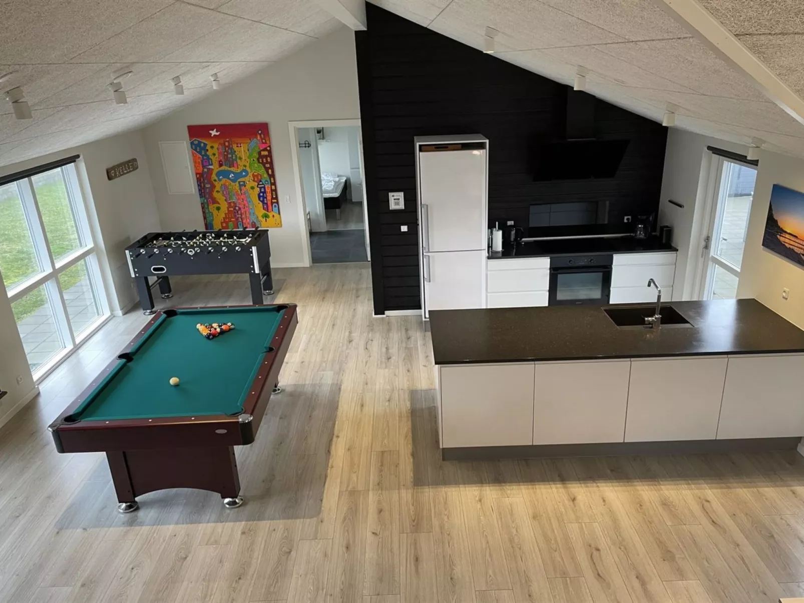 "Yakari" - 300m from the sea-Inside