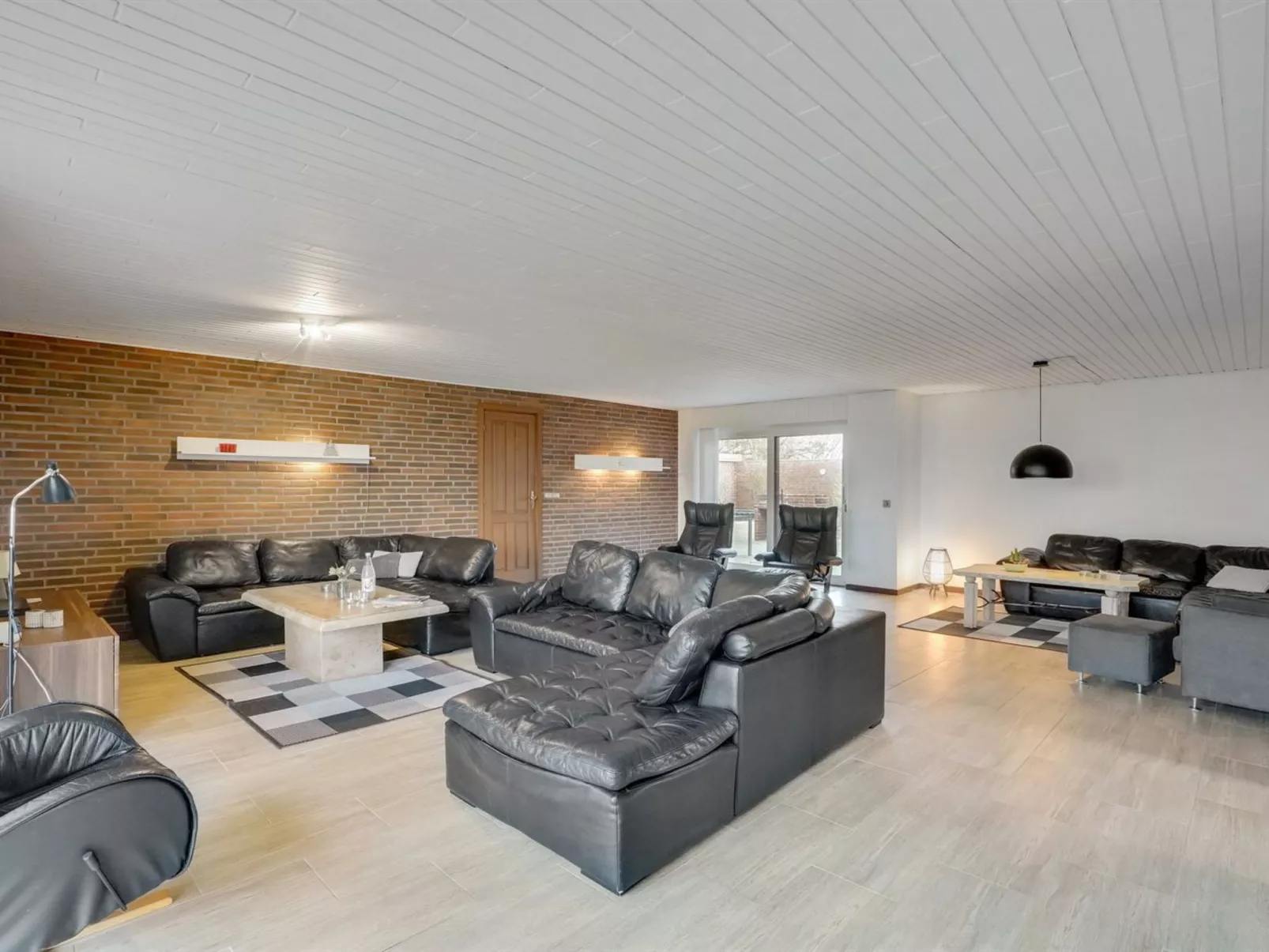 "Rahild" - 2km to the fjord-Inside