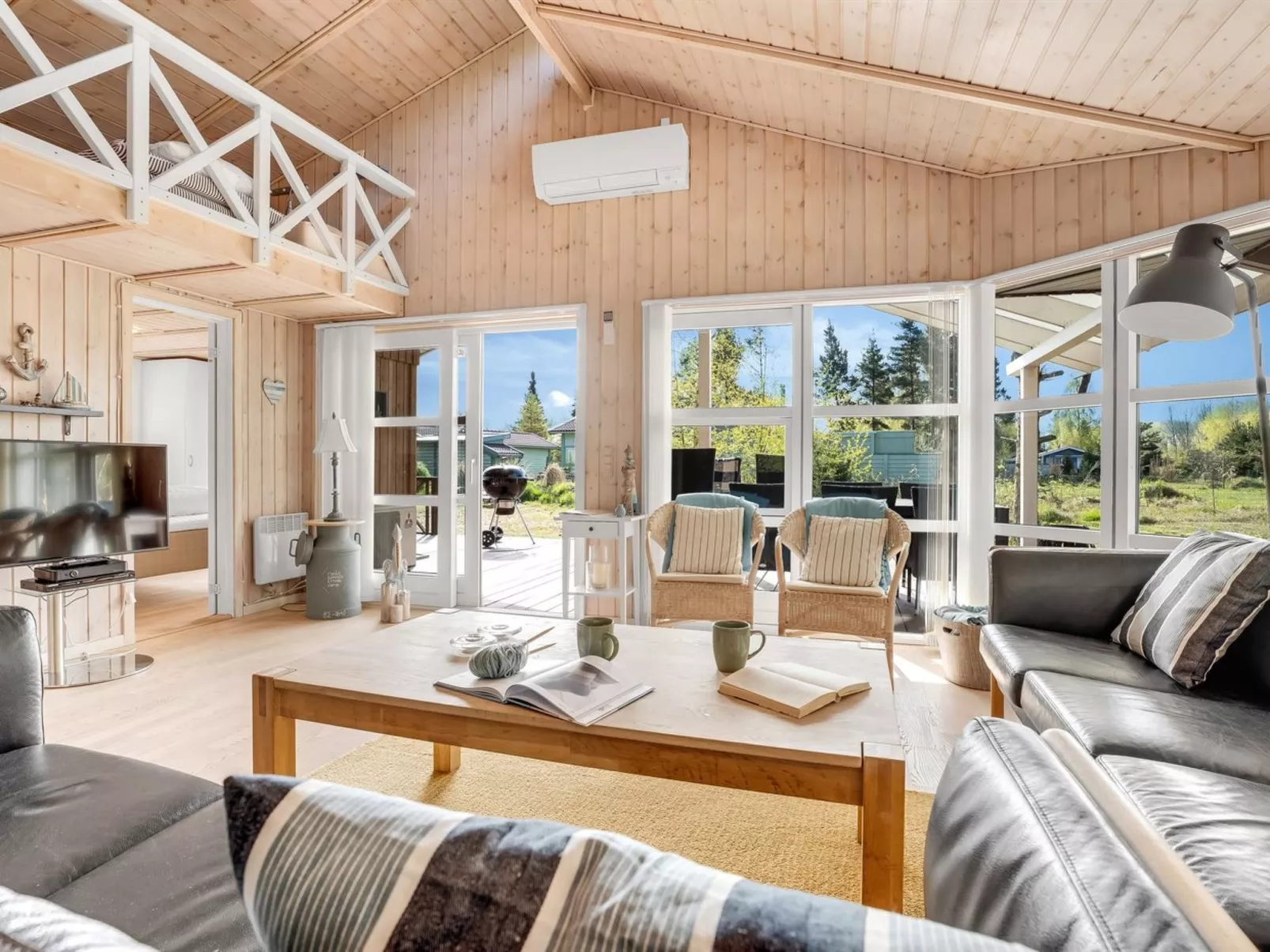 "Akseli" - 800m from the sea-Dedans