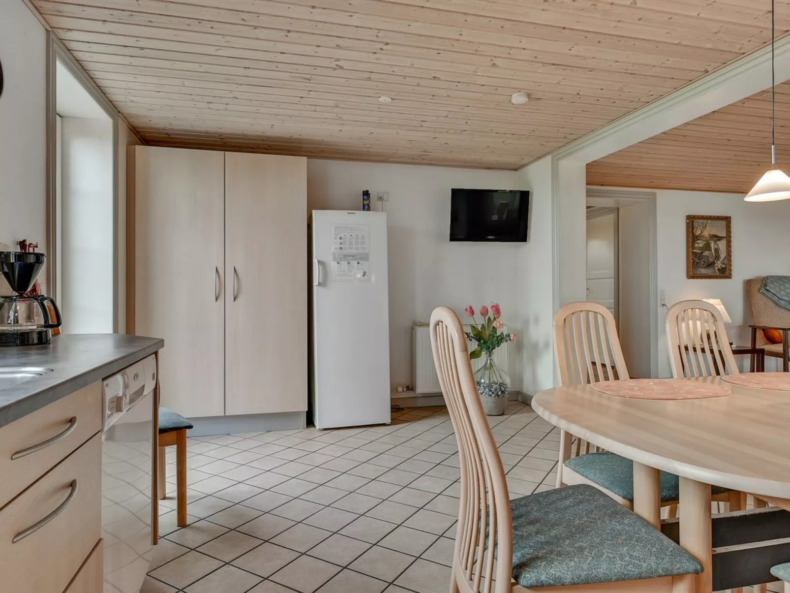 "Joran" - 120m from the sea-Drinnen