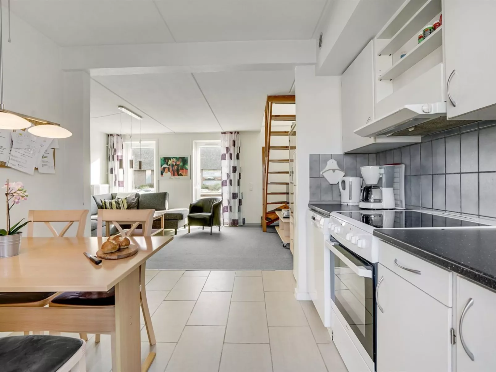 "Ginger" - 2.3km from the sea-Dedans