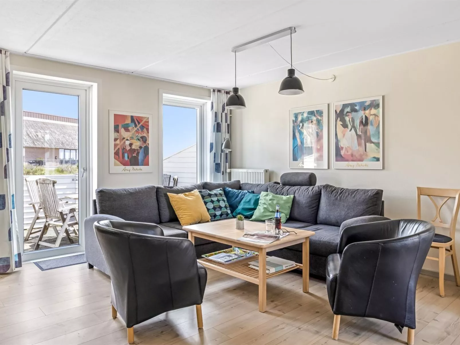 "Nils" - 2.3km from the sea - Inside