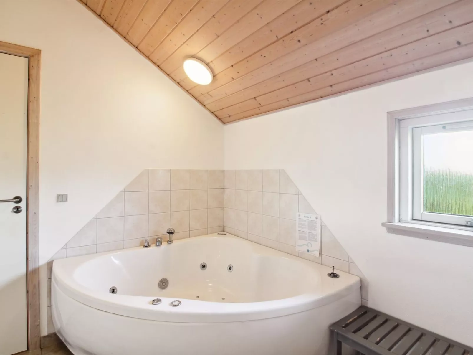 "Synnöve" - 550m from the sea-Inside