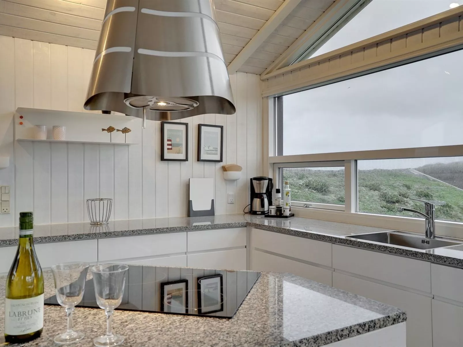 "Swerting" - 230m from the sea-Drinnen