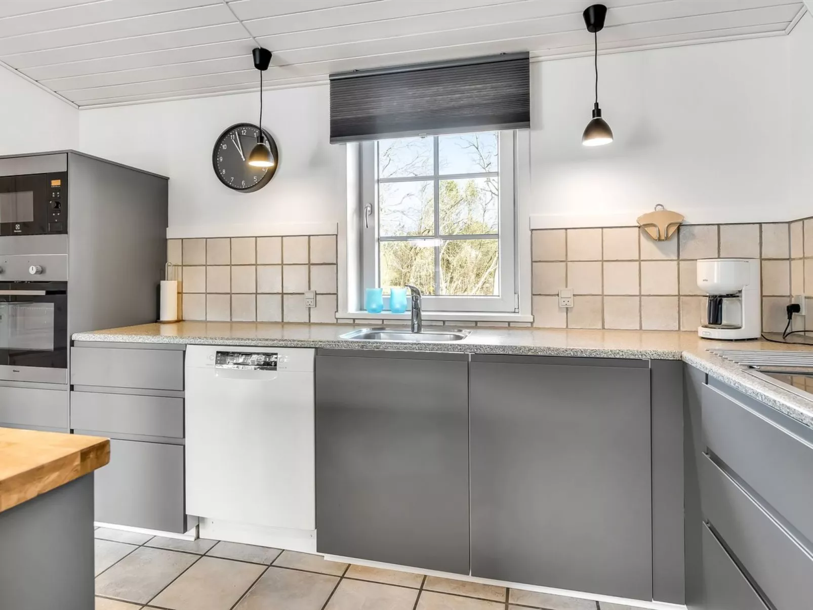 "Alfrida" - 1.5km from the sea-Inside