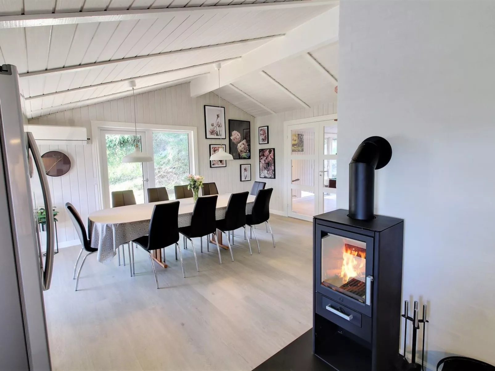 "Sirka" - 200m from the sea-Drinnen