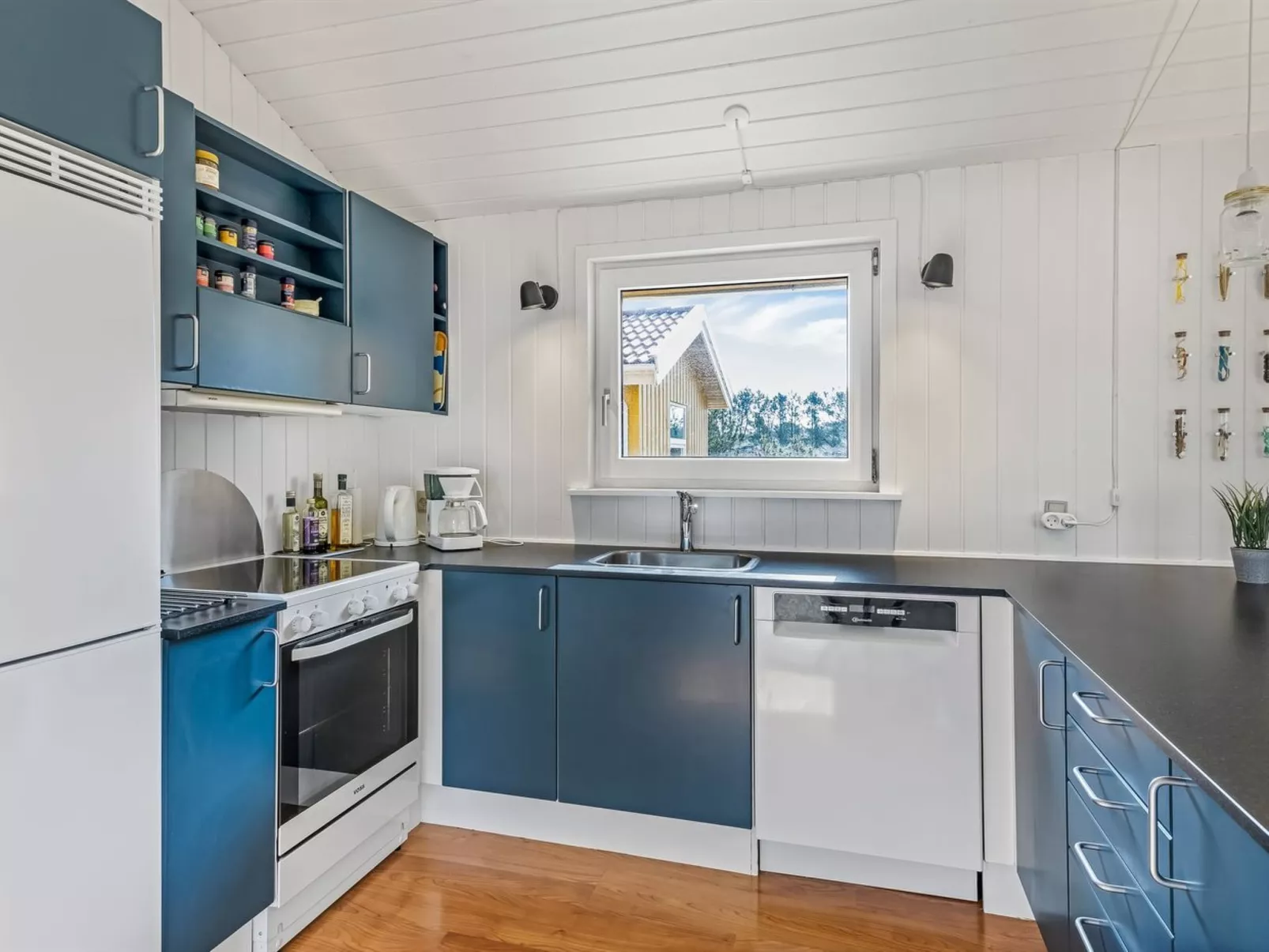 "Antto" - 900m from the sea-Inside