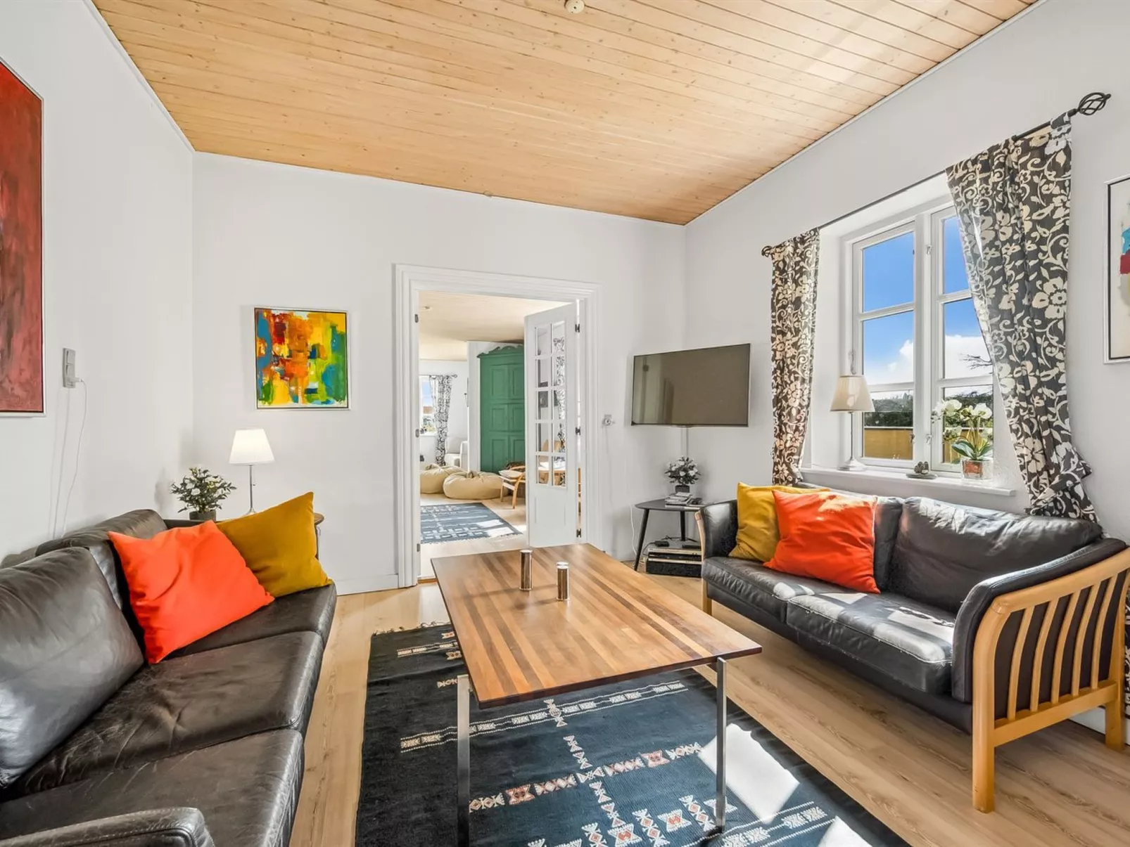 "Urte" -  from the sea-Inside