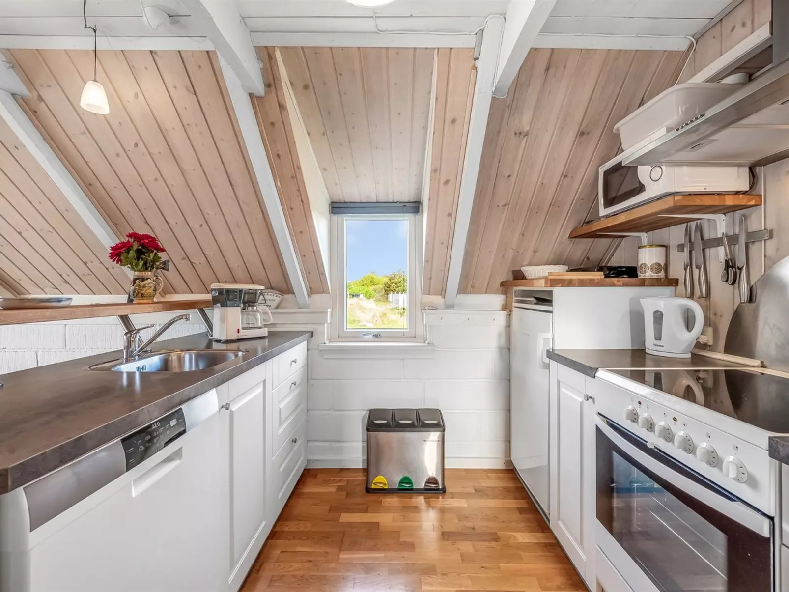 "Hemfrith" - 800m to the fjord-Dedans