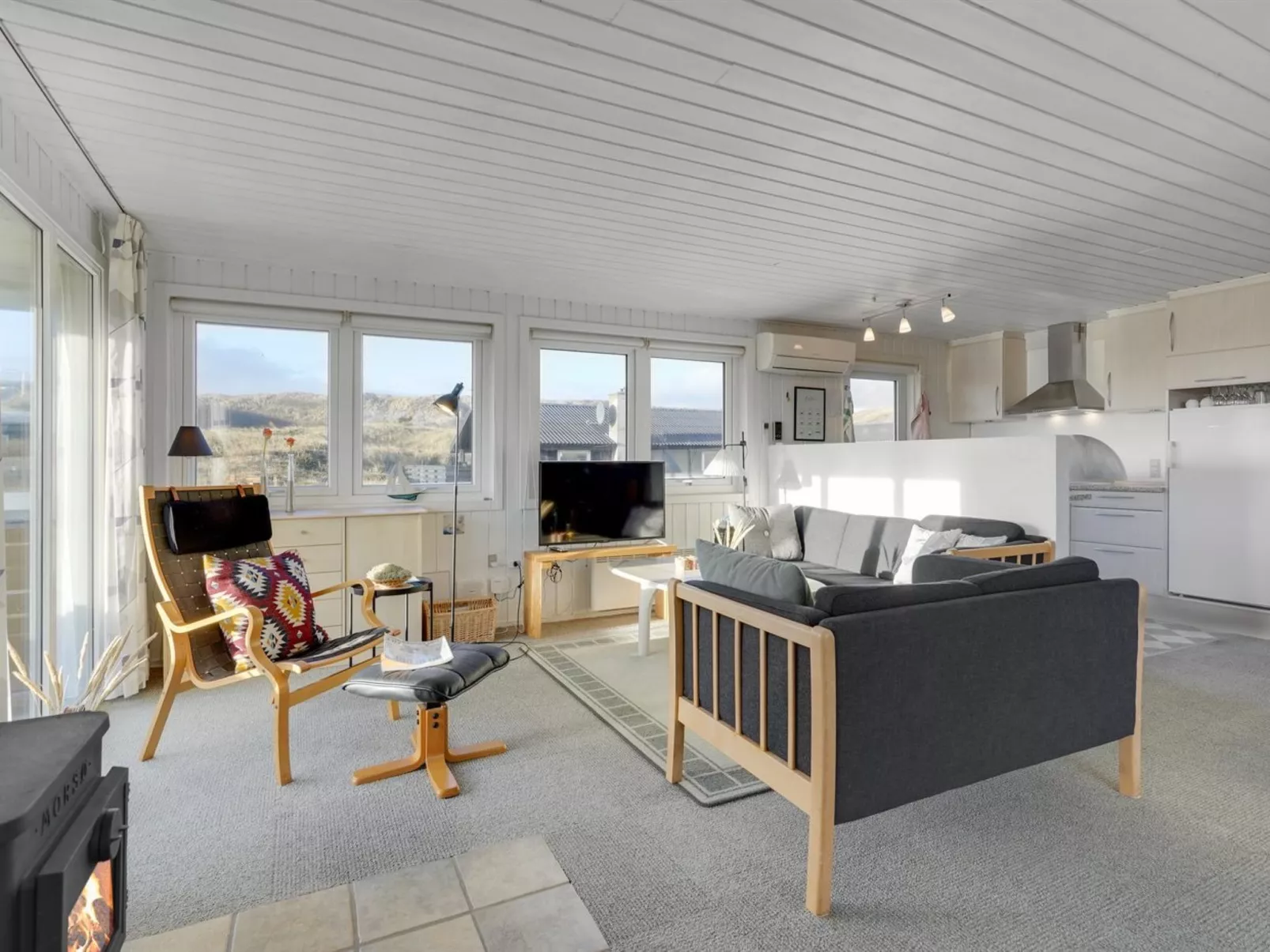 "Ozeana" -  from the sea-Dedans