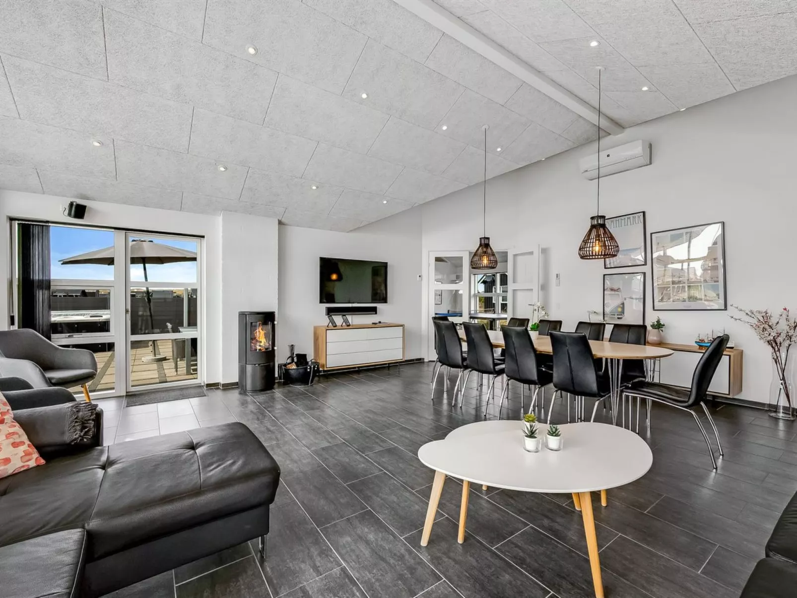 "Ennie" -  from the sea-Inside