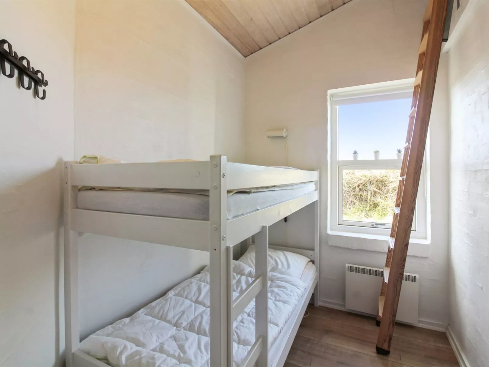 "Judeth" - 300m from the sea-Dedans