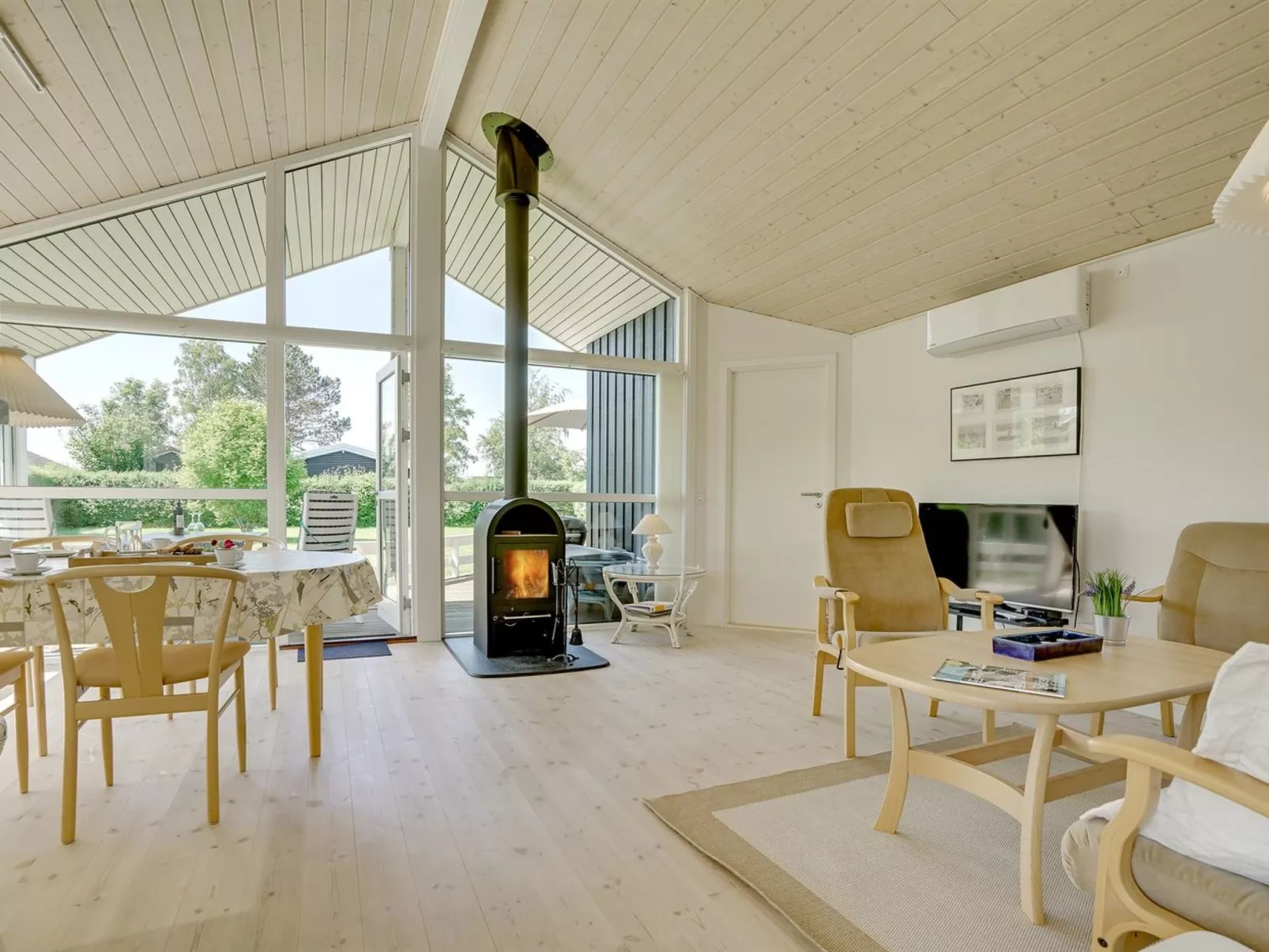 "Maybritt" - 100m from the sea-Inside