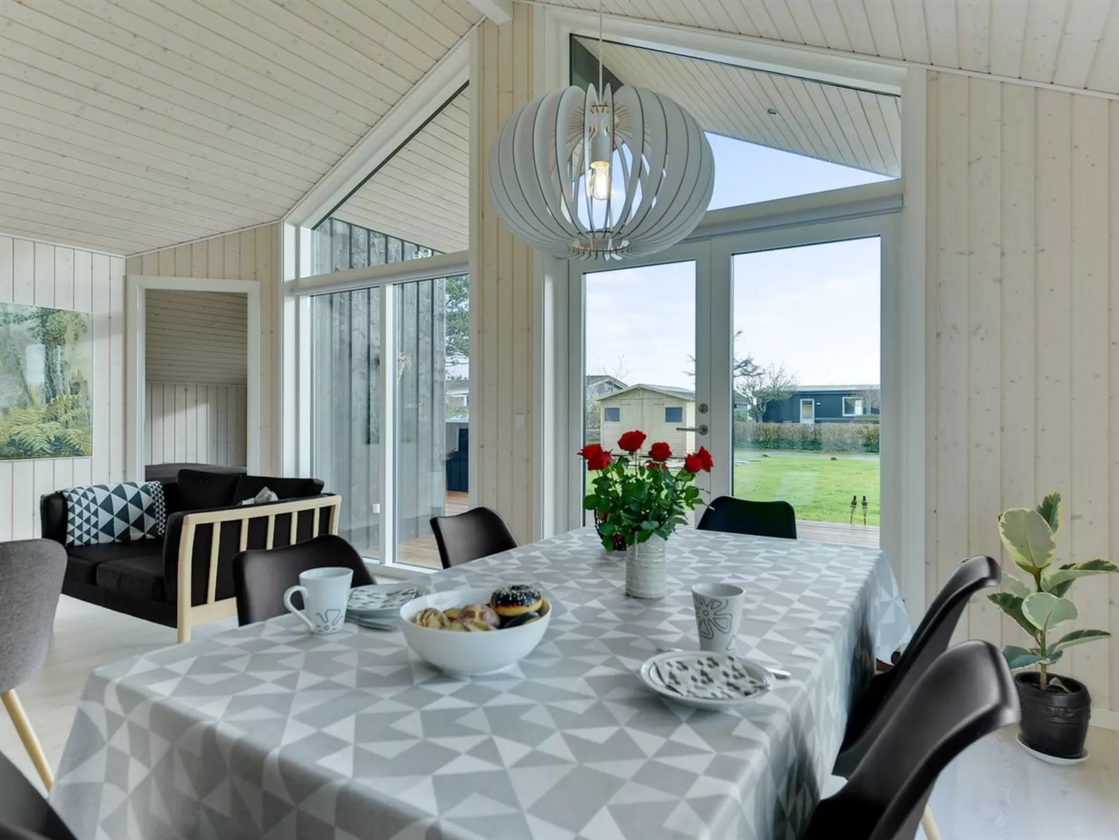 "Sighfrith" - 150m from the sea-Dedans