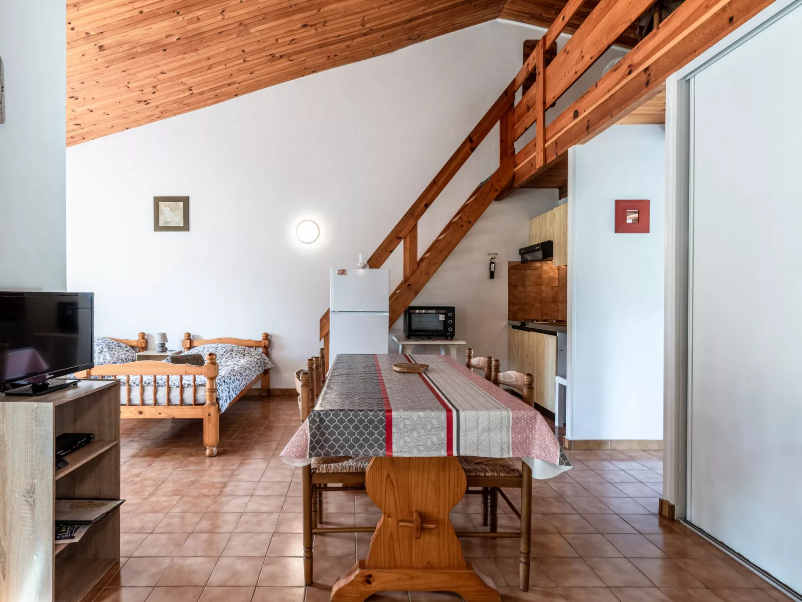 La Pinède, bungalow 6 pers.-Drinnen
