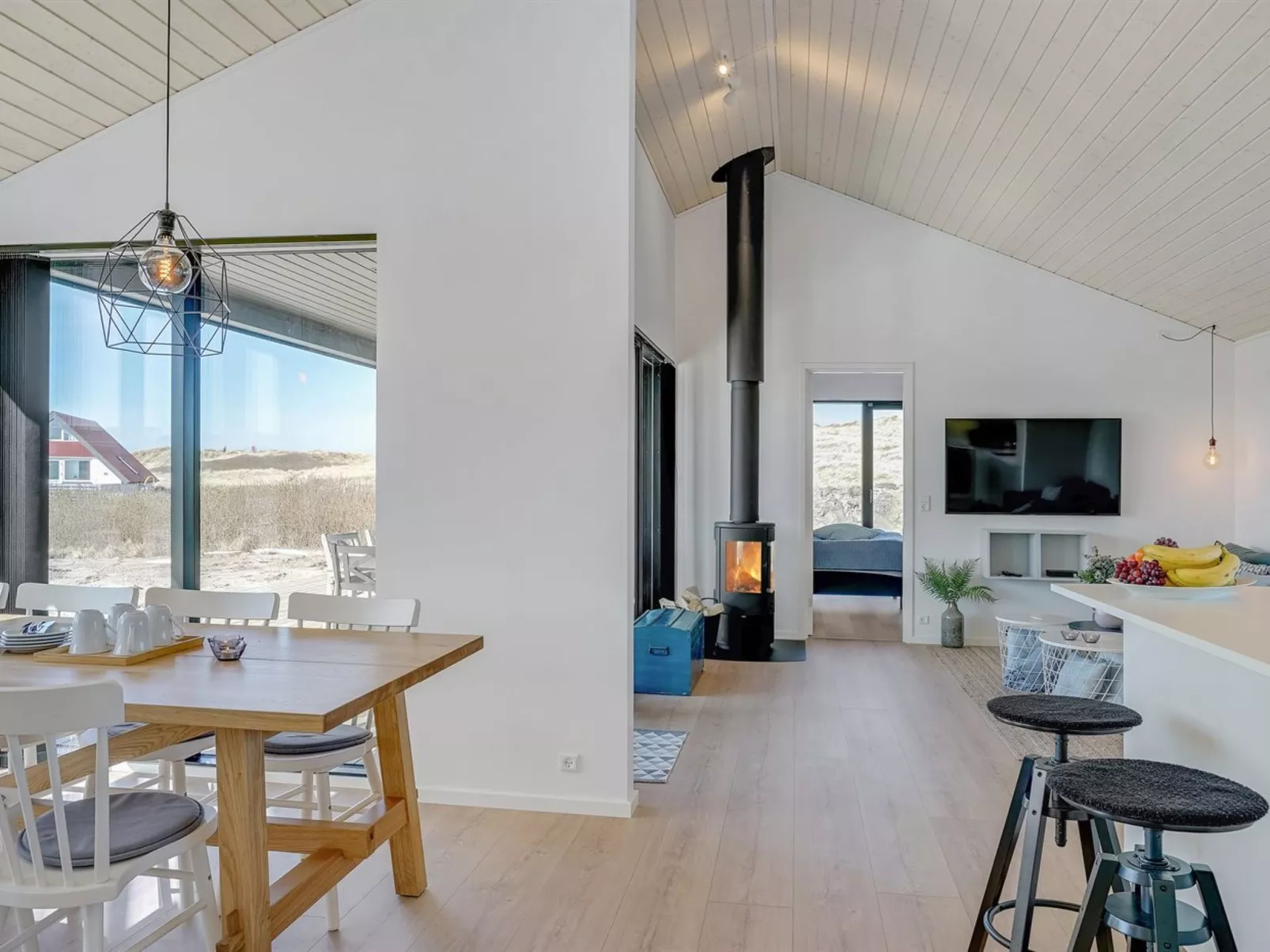 "Aiko" - 50m from the sea-Drinnen