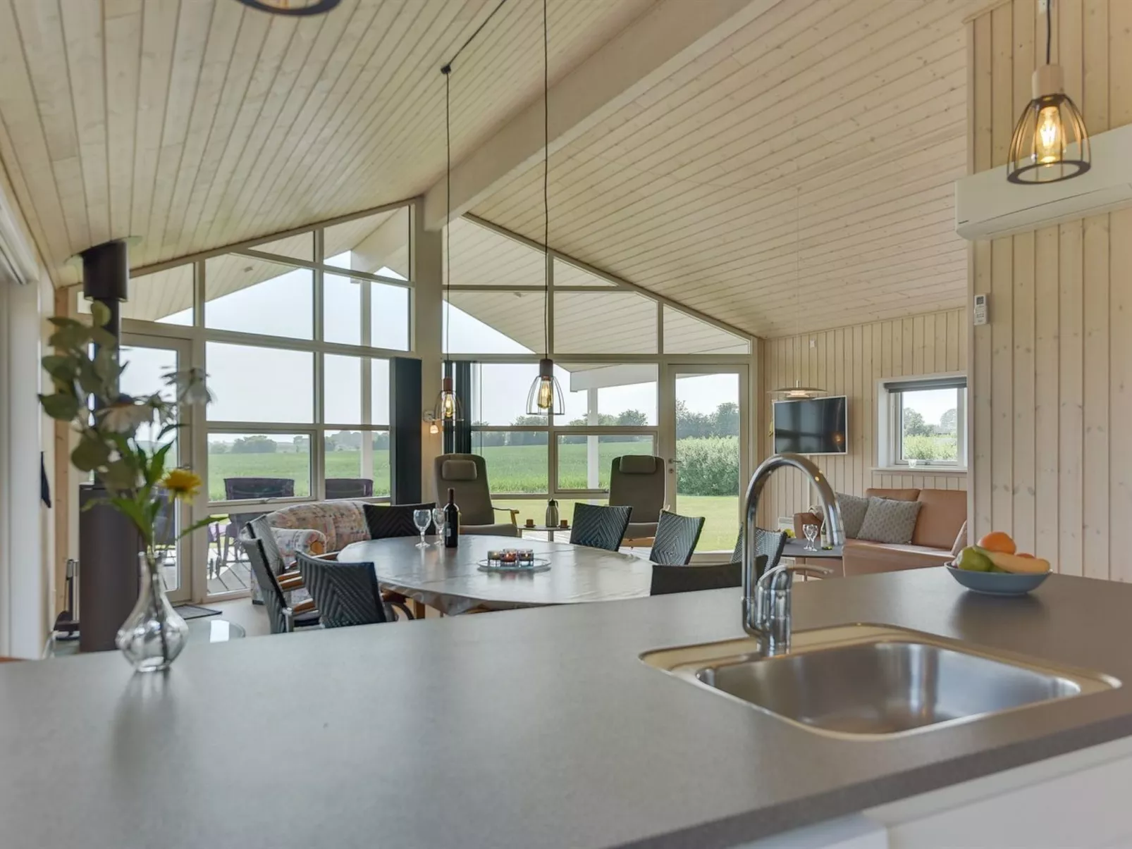 "Iorund" - 550m from the sea-Drinnen