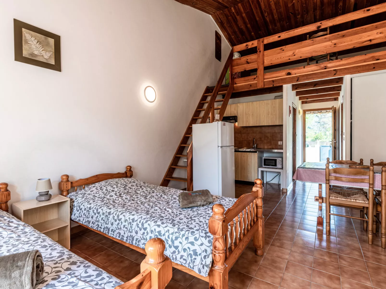La Pinède, bungalow 6 pers.-Drinnen