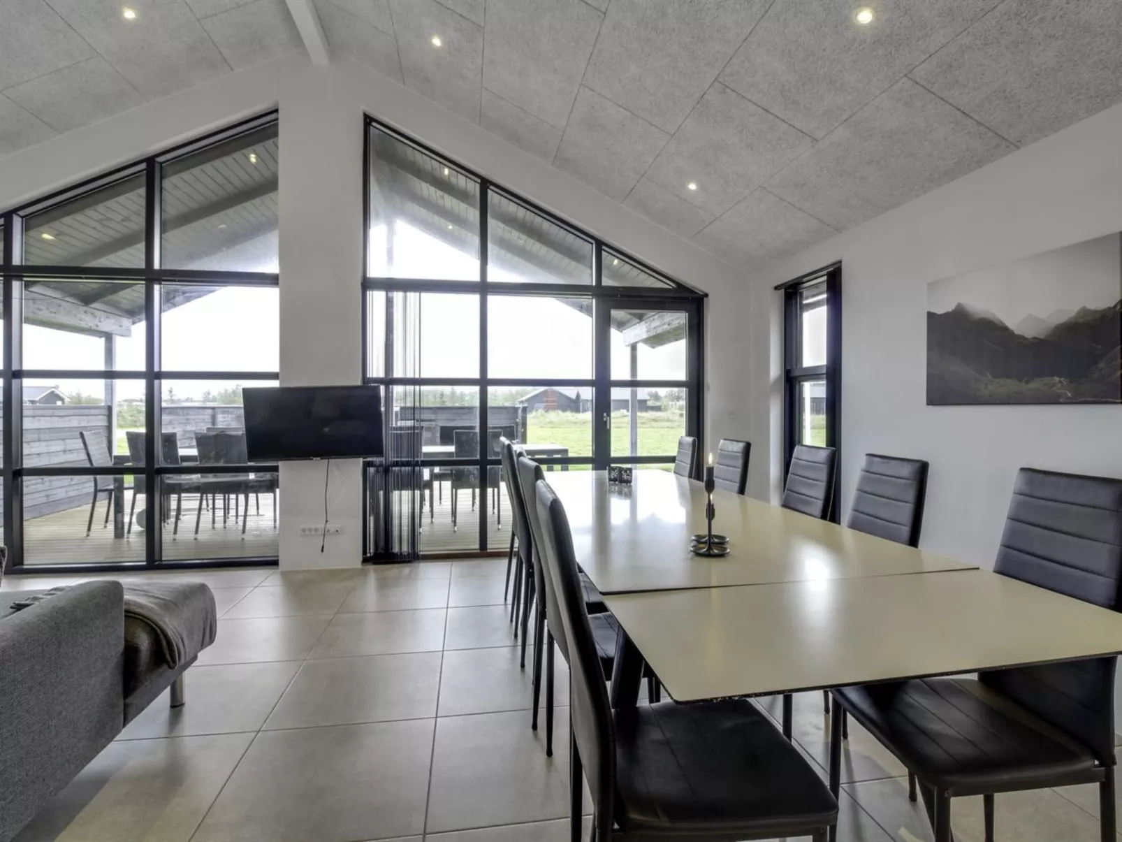 "Juho" - 900m from the sea-Inside