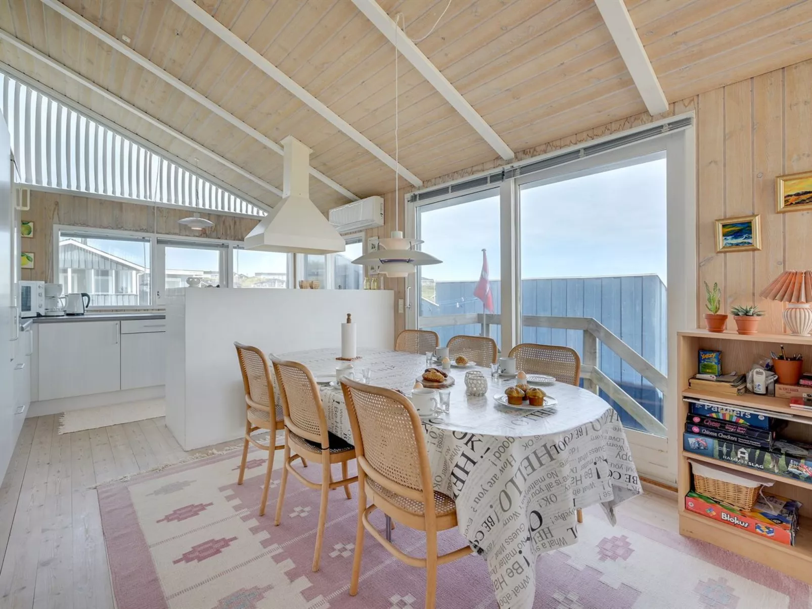 "Rajna" - 95m to the fjord-Inside