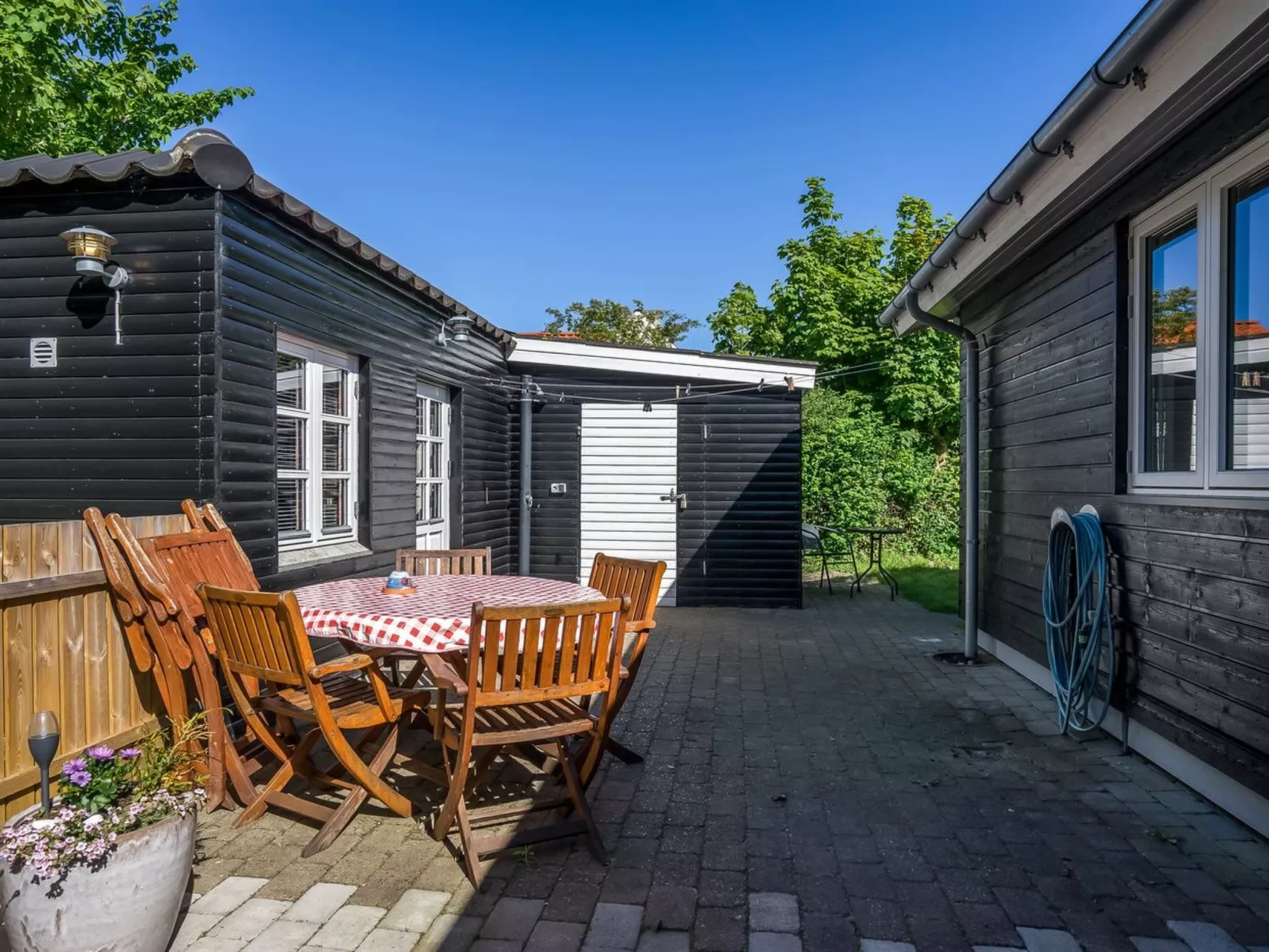 "Gunhil" - 200m from the sea-Outside