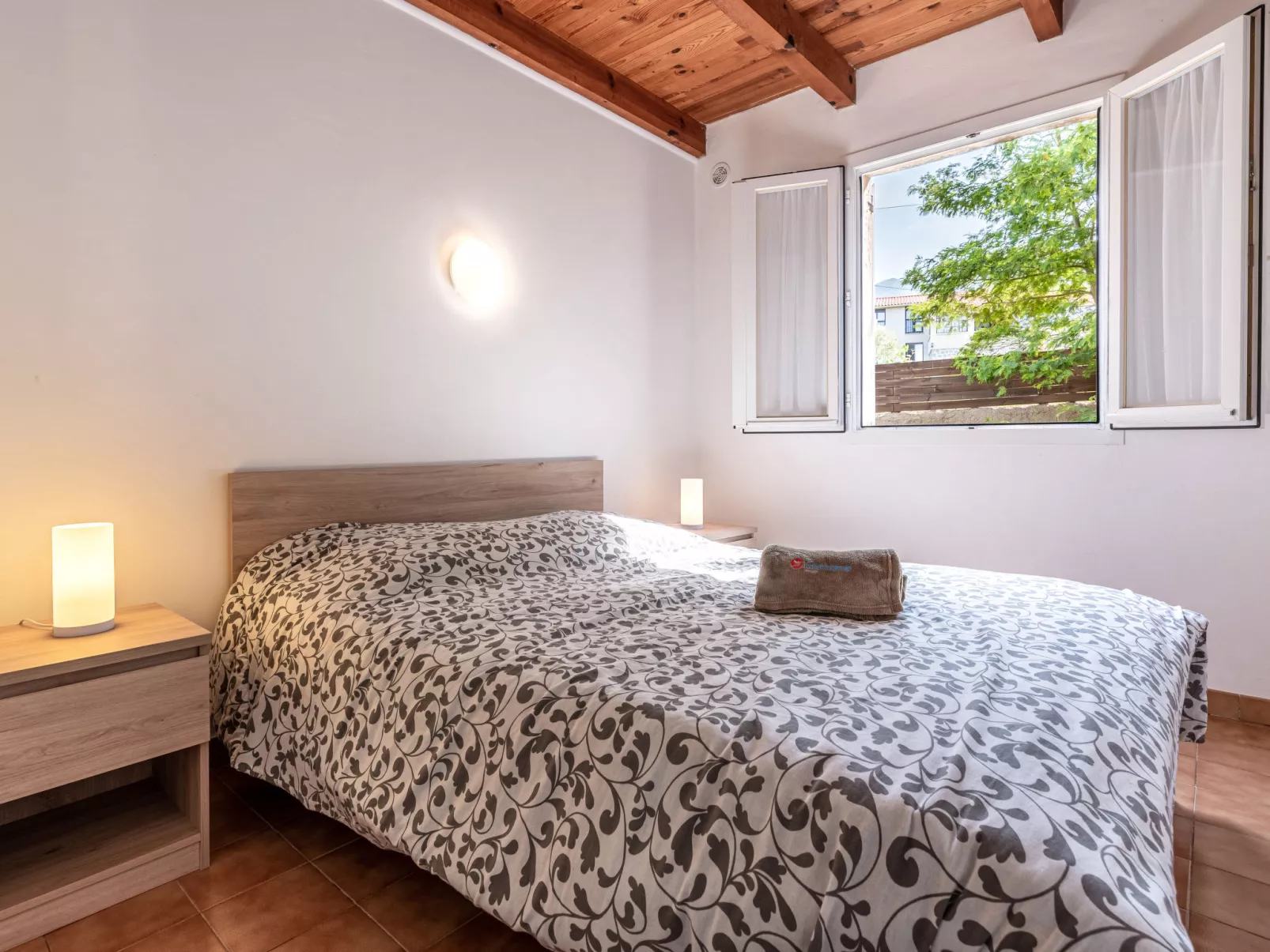 La Pinède, bungalow 6 pers.-Drinnen