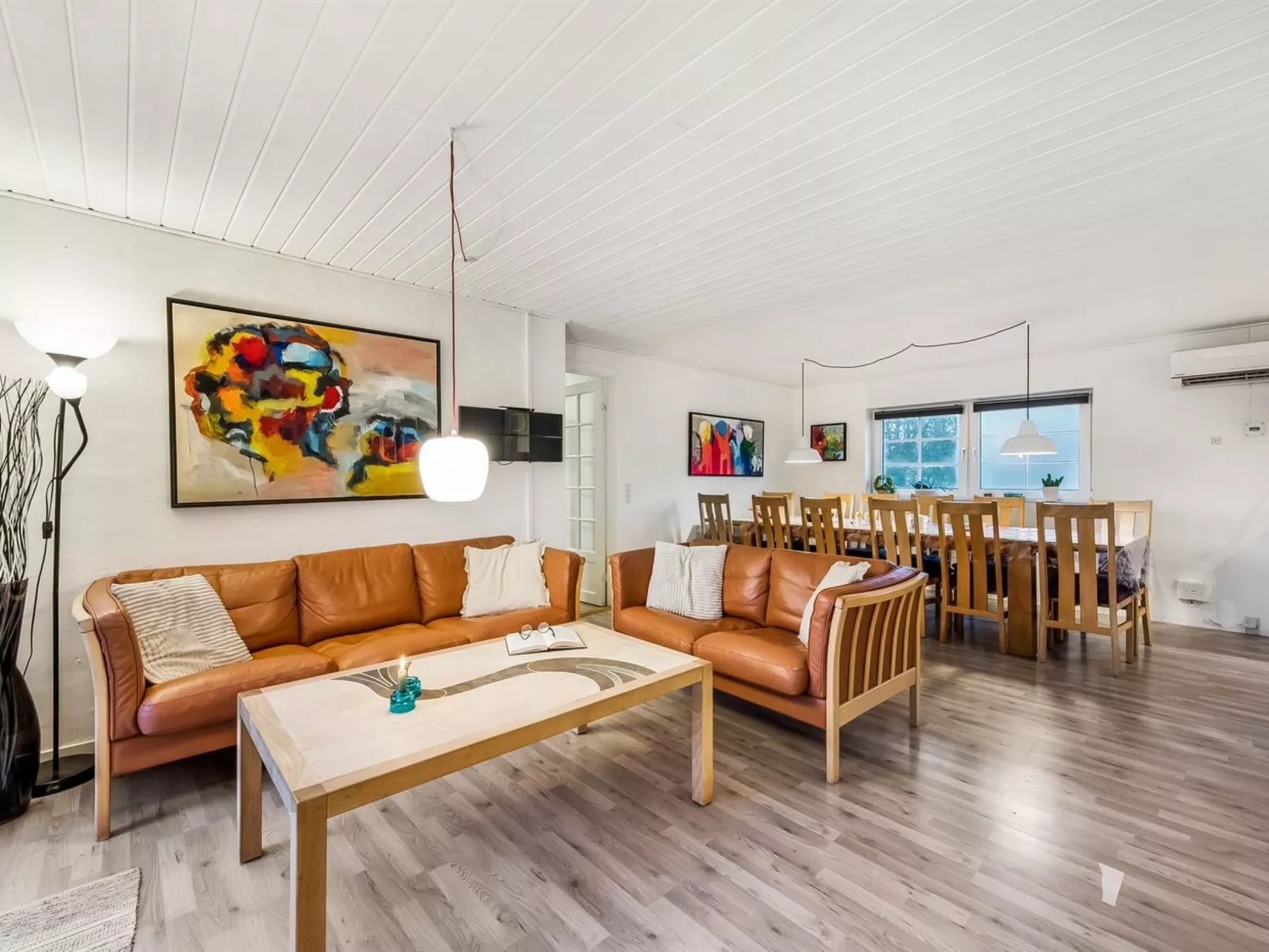 "Aane" - 1.8km from the sea-Inside