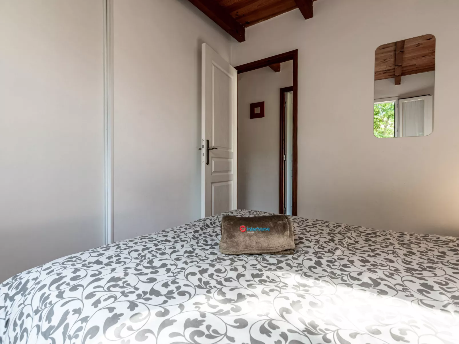 La Pinède, bungalow 6 pers.-Drinnen