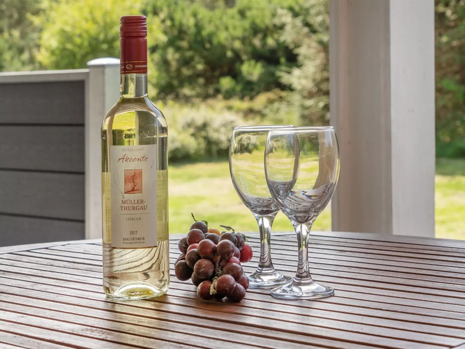 "Euphemia" - 900m from the sea-Outside