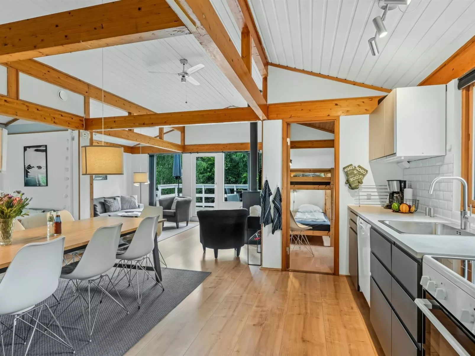 "Gudfast" - 300m to the fjord-Dedans