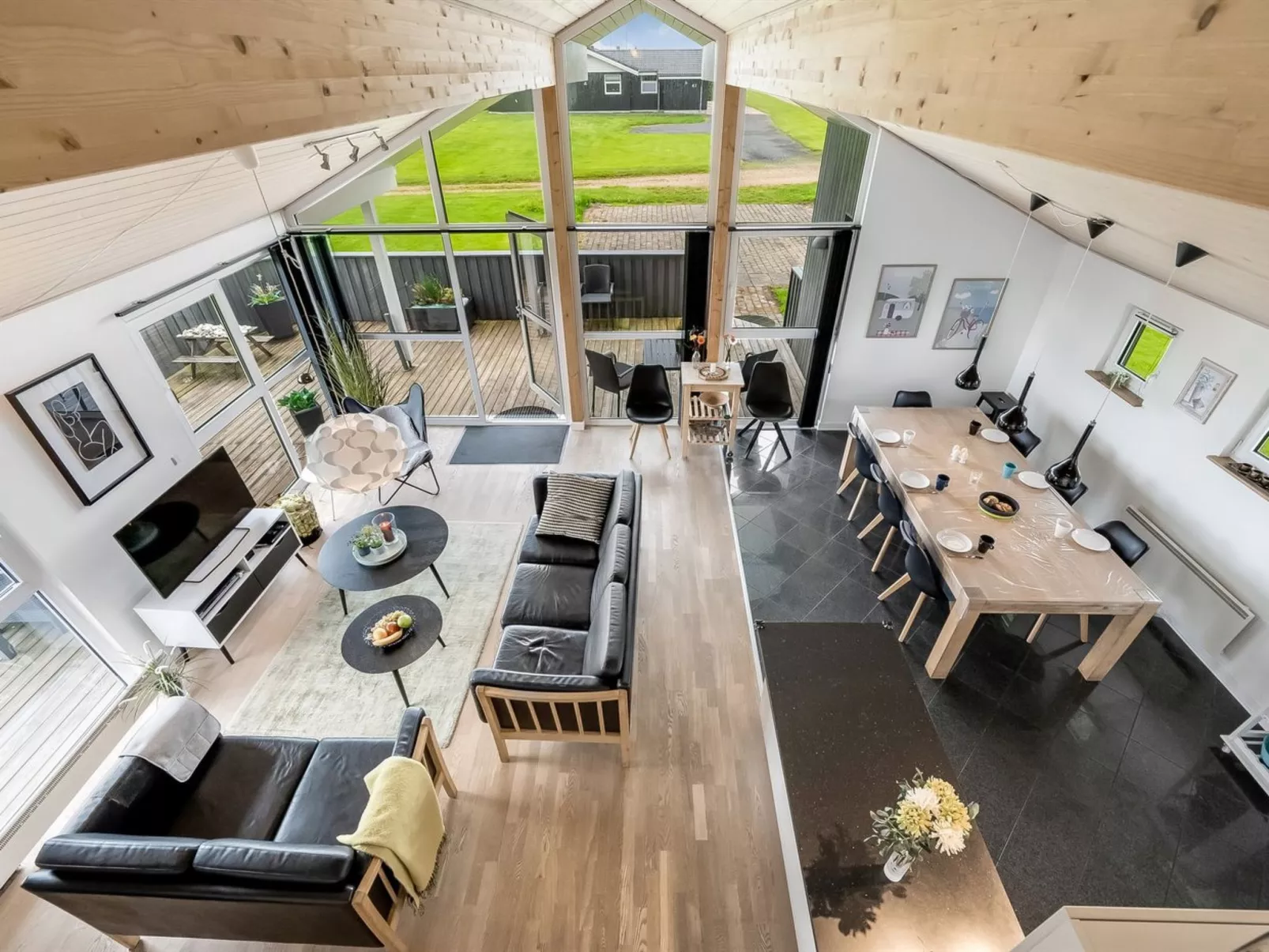 "Samuil" - 300m to the fjord-Dedans