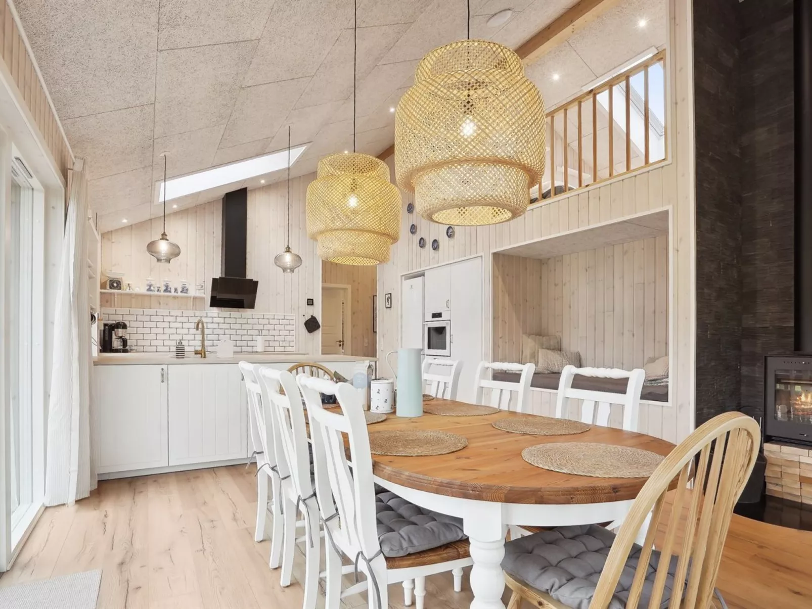 "Hasten" - 600m from the sea-Inside