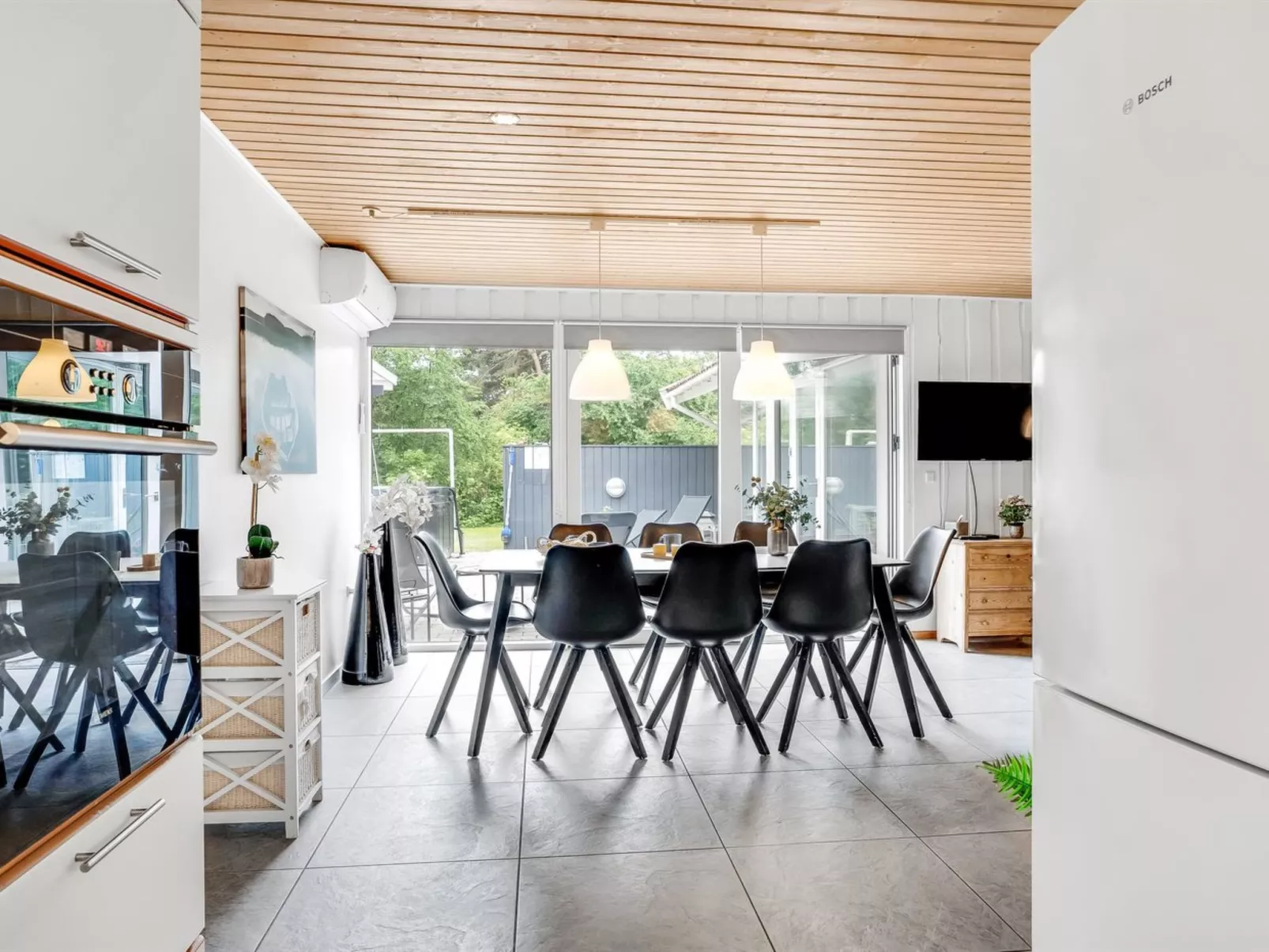 "Sverker" - 300m from the sea-Drinnen