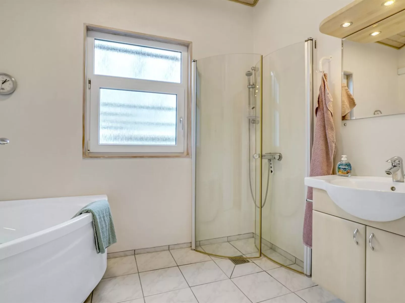 "Marne" - 500m from the sea-Inside