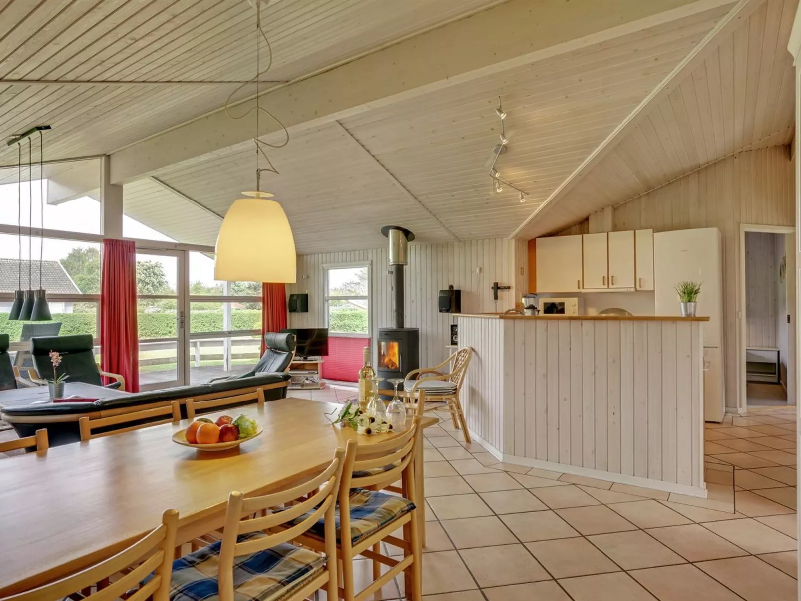 "Folke" - 250m from the sea-Drinnen