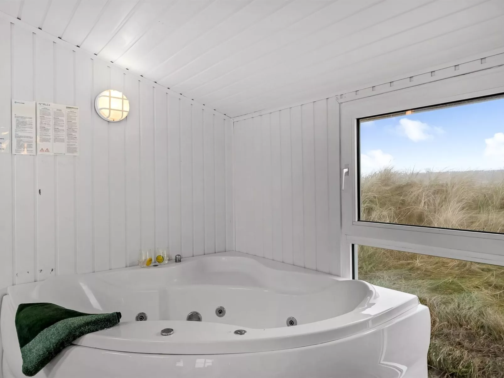 "Malgest" - 100m from the sea-Inside