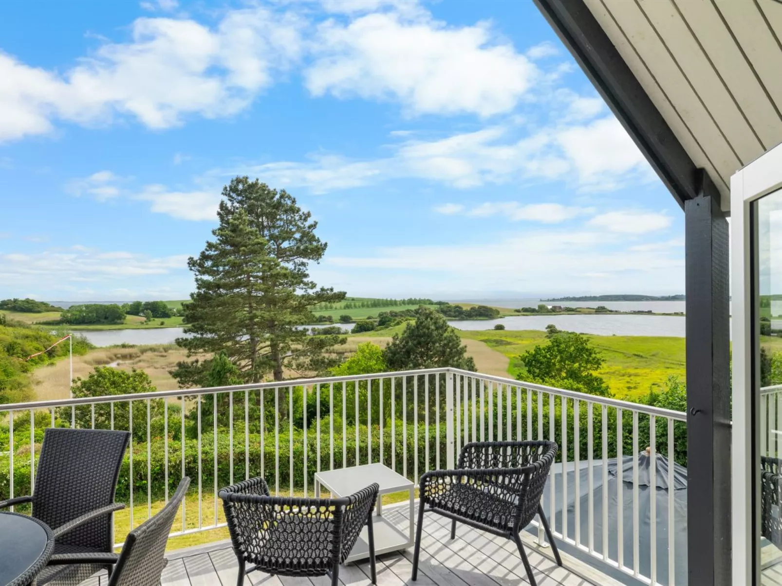 "Chayton" - 450m from the sea-Outside