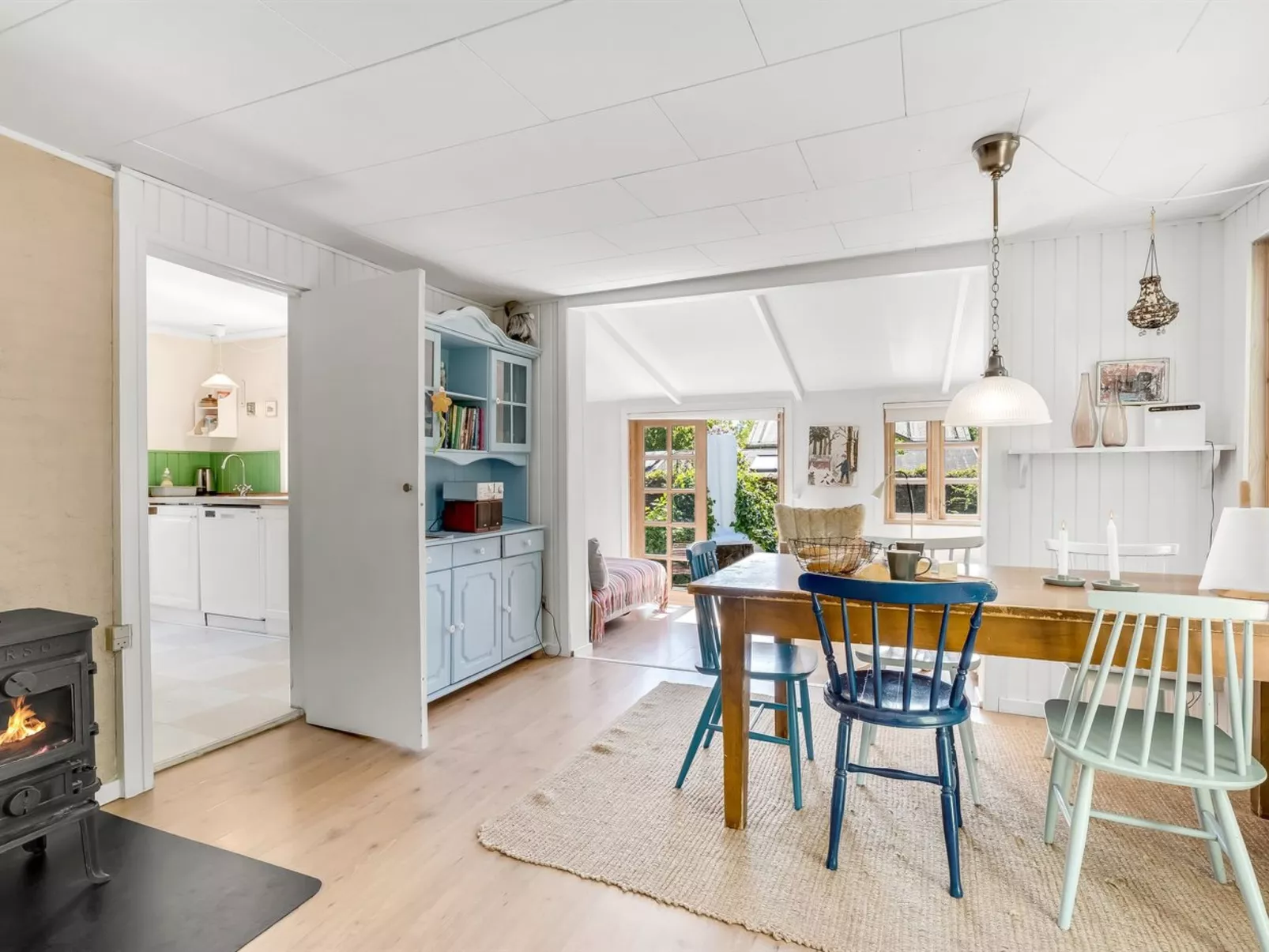 "Carly" - 100m from the sea-Drinnen