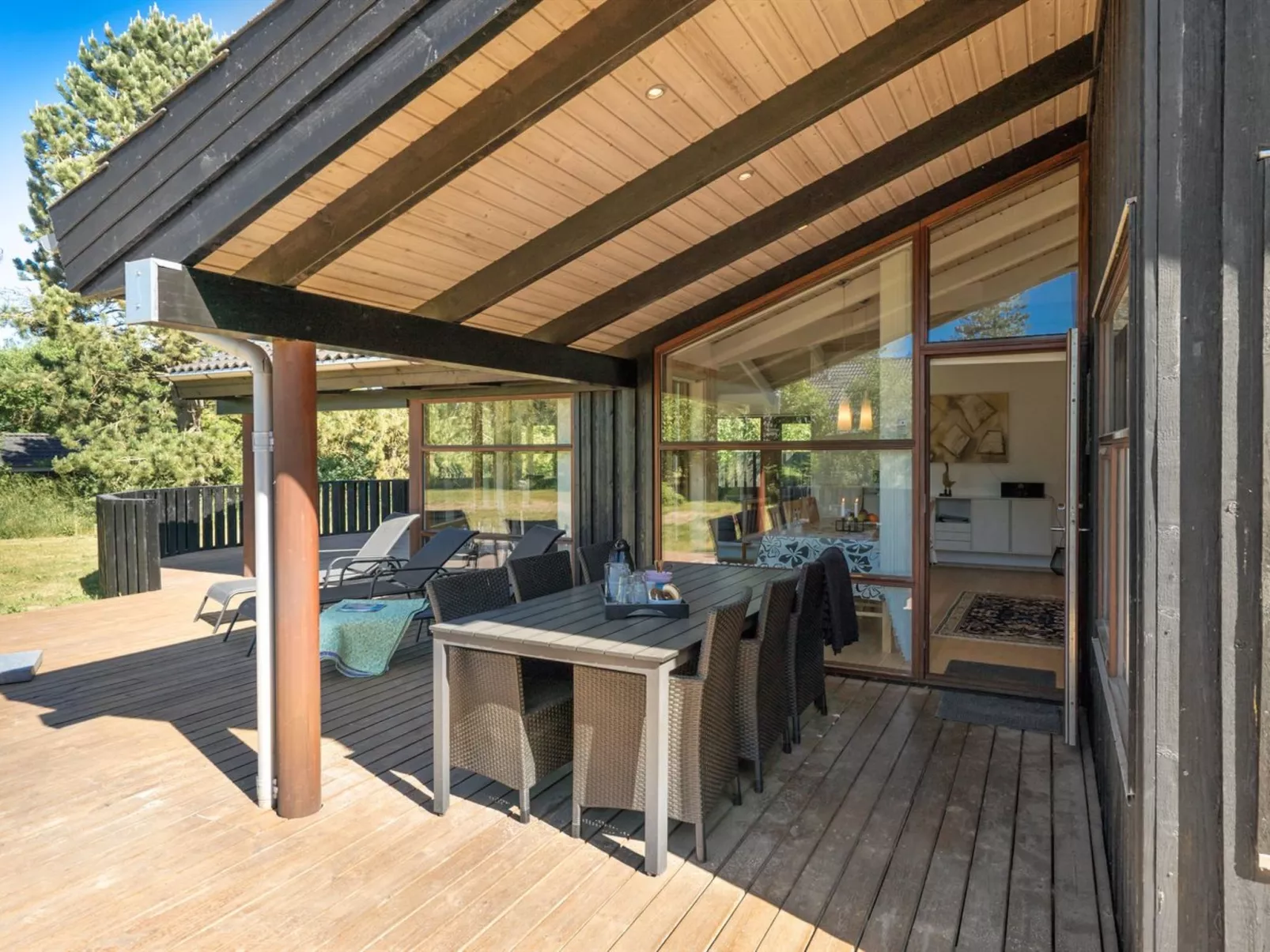 "Kali" - 900m to the fjord-Outside